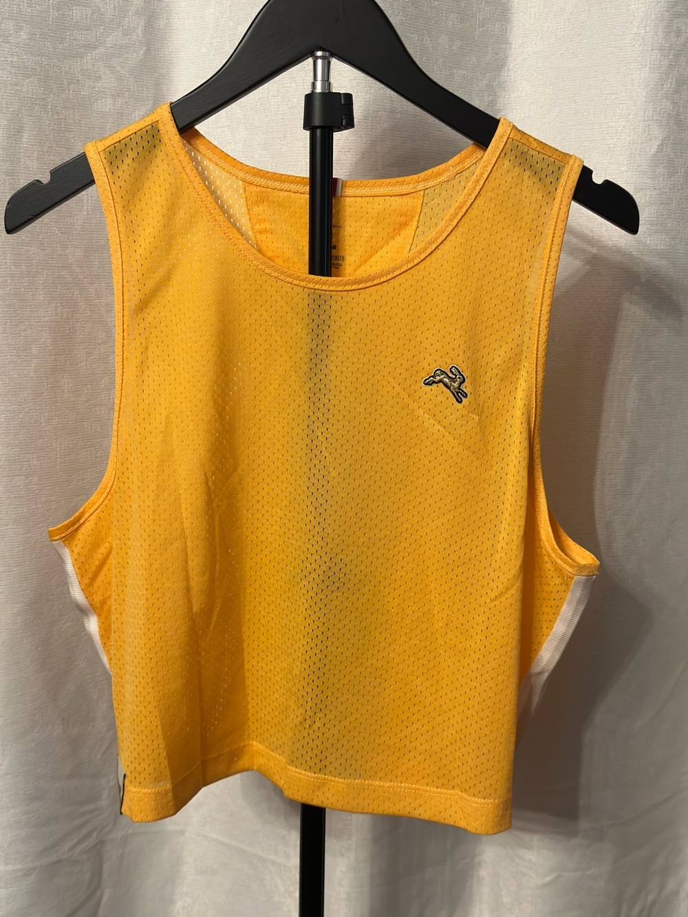 Tracksmith Women’s Fieldhouse Mesh Pinne, Large